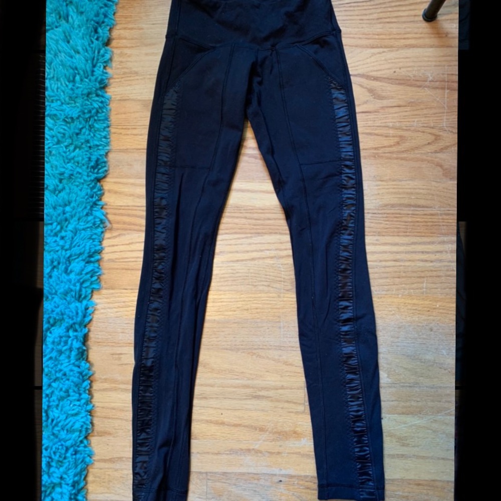 black lululemon leggings